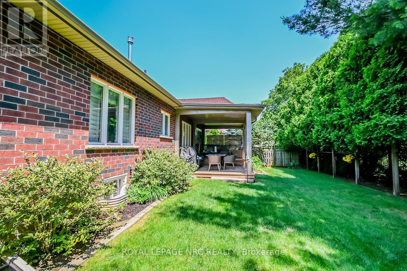 












43 CHERRY RIDGE BOULEVARD

,
Pelham,




Ontario
L0S1C0

