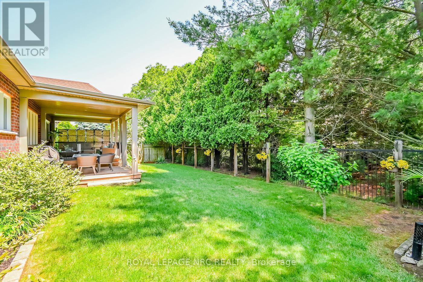 












43 CHERRY RIDGE BOULEVARD

,
Pelham,




Ontario
L0S1C0

