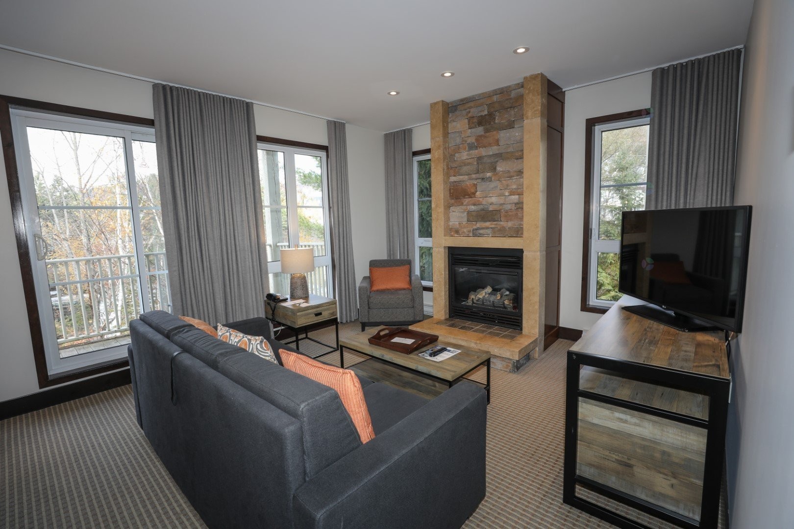 









150


Ch. du Curé-Deslauriers

, 302,
Mont-Tremblant,




QC
J8E1C9

