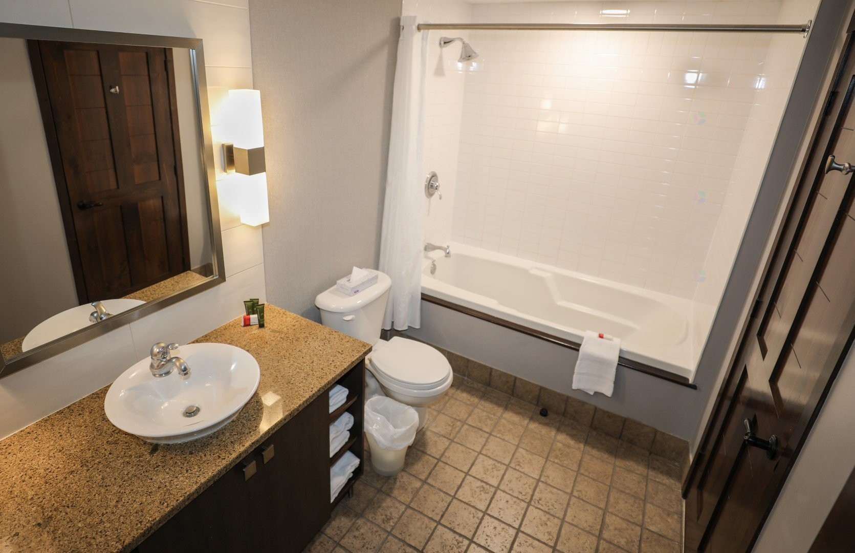 









150


Ch. du Curé-Deslauriers

, 302,
Mont-Tremblant,




QC
J8E1C9

