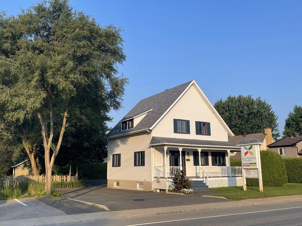 









850


Rue Bernard-Pilon

,
McMasterville,




QC
J3G5X7

