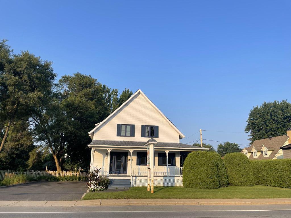 









850


Rue Bernard-Pilon

,
McMasterville,




QC
J3G5X7

