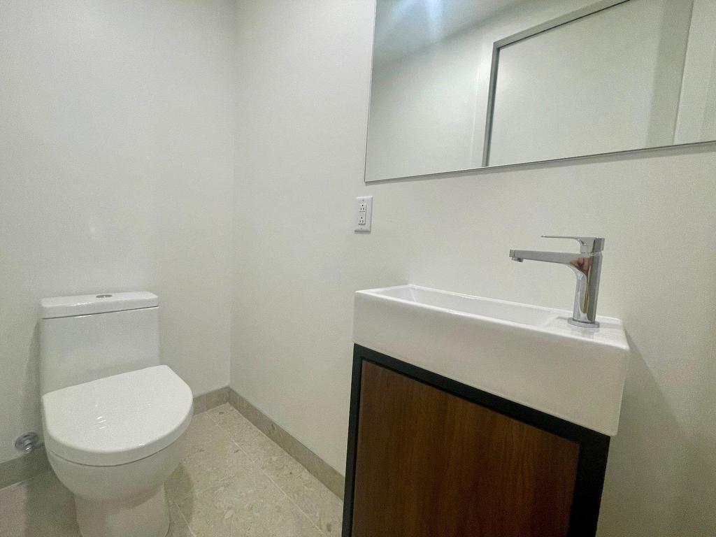 









1210


Rue Jeanne-Mance

, 4508,
Montréal (Ville-Marie),




QC
H2X1M1

