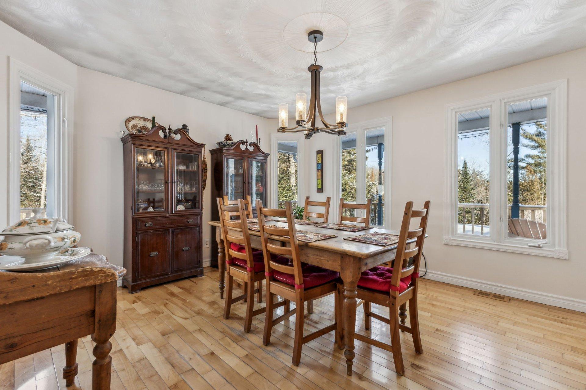 









307


Ch. St-Joseph

,
Val-des-Monts,




QC
J8N7J1

