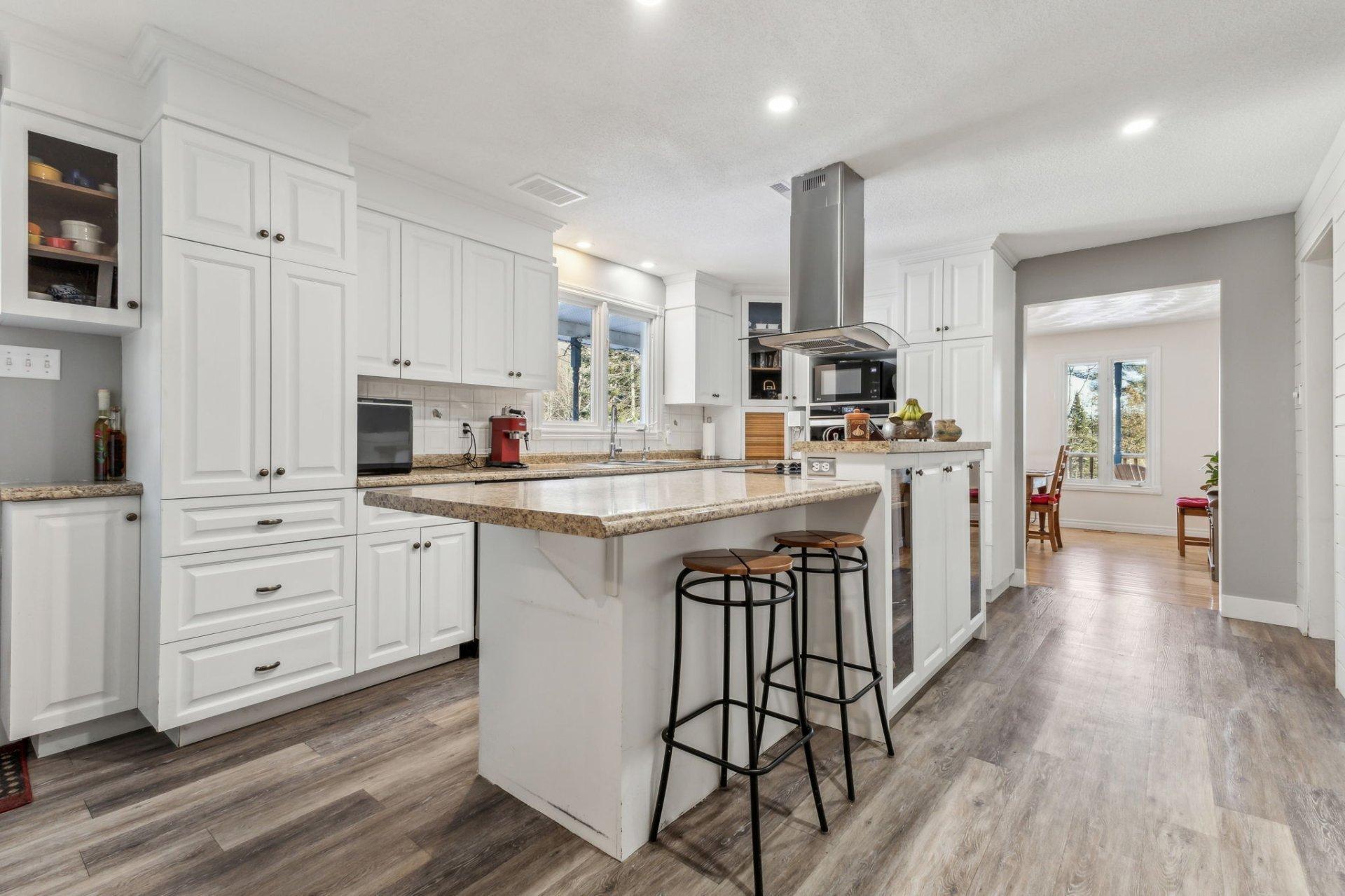 









307


Ch. St-Joseph

,
Val-des-Monts,




QC
J8N7J1

