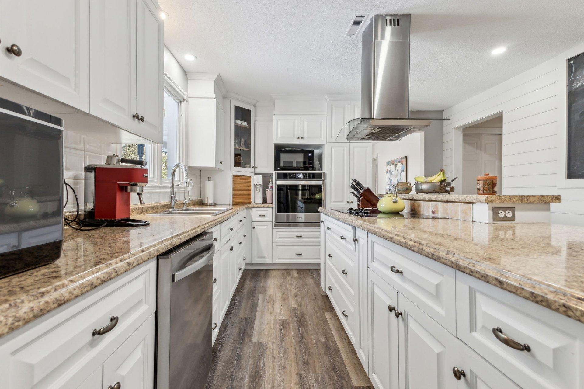 









307


Ch. St-Joseph

,
Val-des-Monts,




QC
J8N7J1

