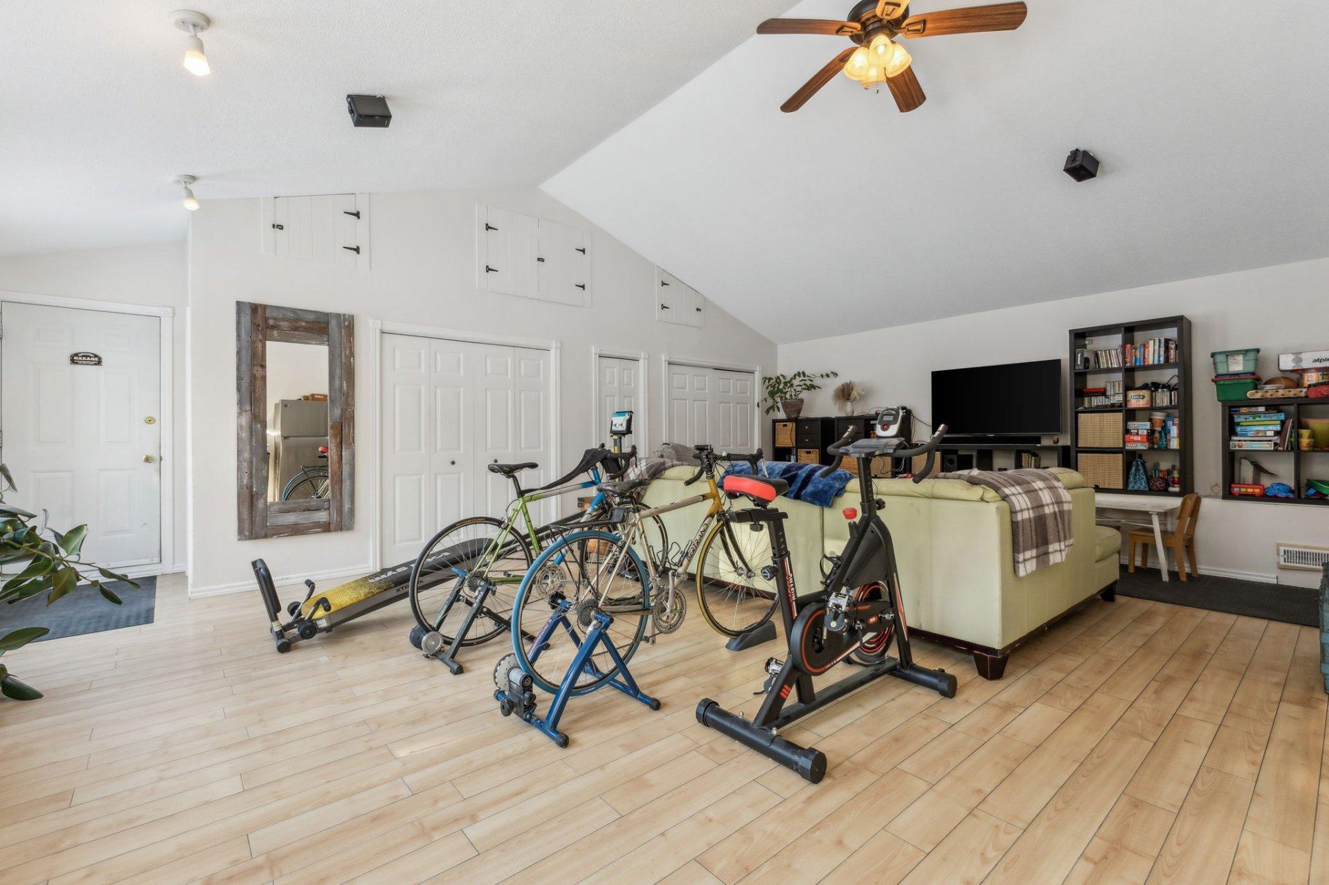 









307


Ch. St-Joseph

,
Val-des-Monts,




QC
J8N7J1

