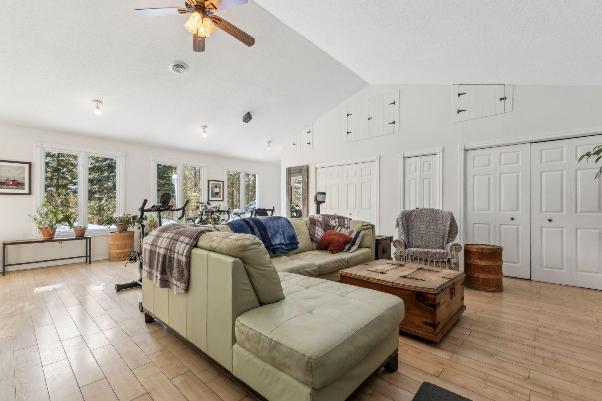 









307


Ch. St-Joseph

,
Val-des-Monts,




QC
J8N7J1

