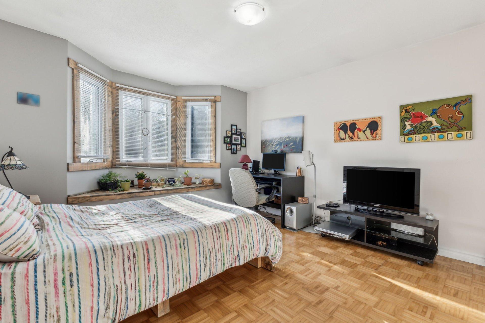 









307


Ch. St-Joseph

,
Val-des-Monts,




QC
J8N7J1


