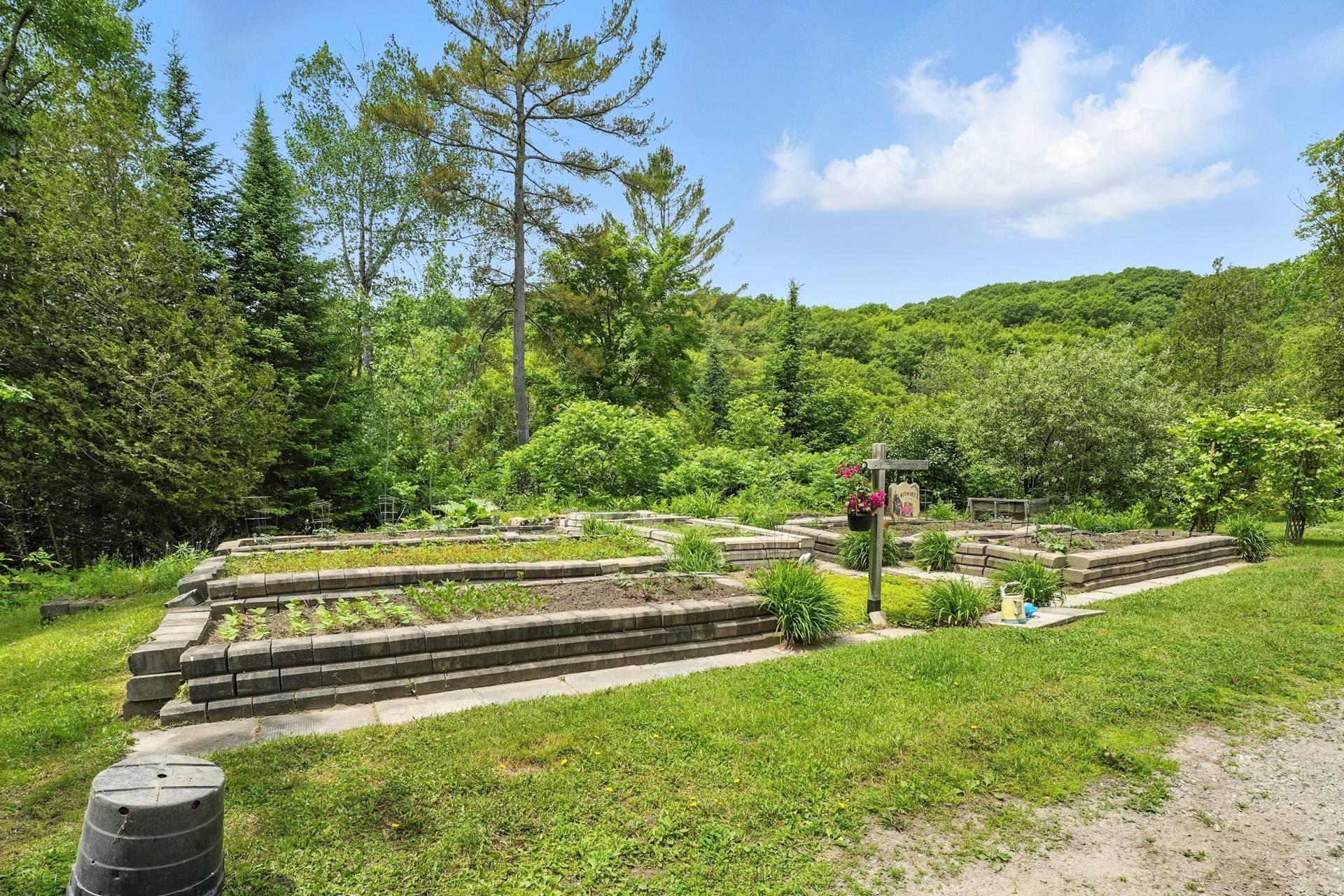 









307


Ch. St-Joseph

,
Val-des-Monts,




QC
J8N7J1

