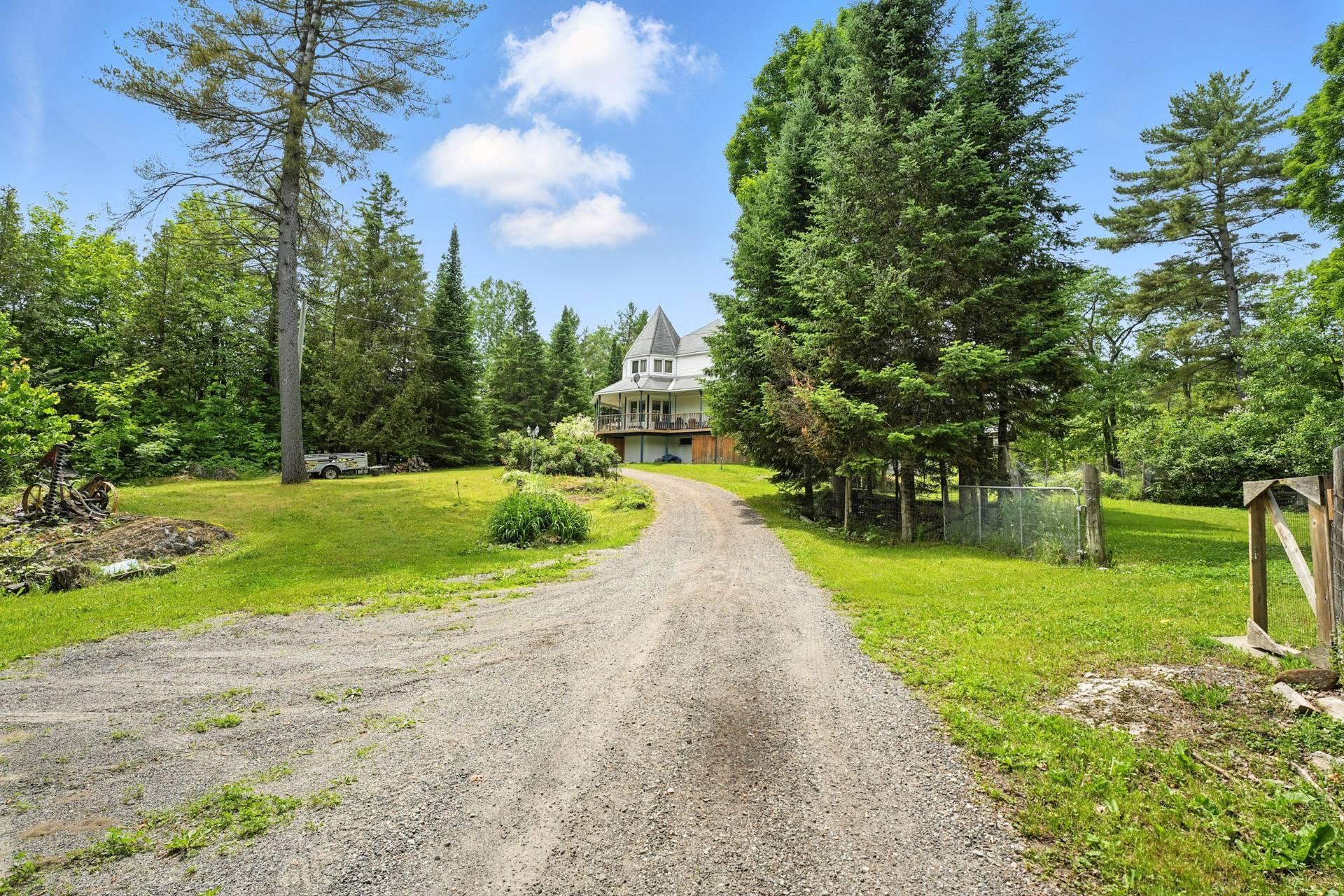 









307


Ch. St-Joseph

,
Val-des-Monts,




QC
J8N7J1

