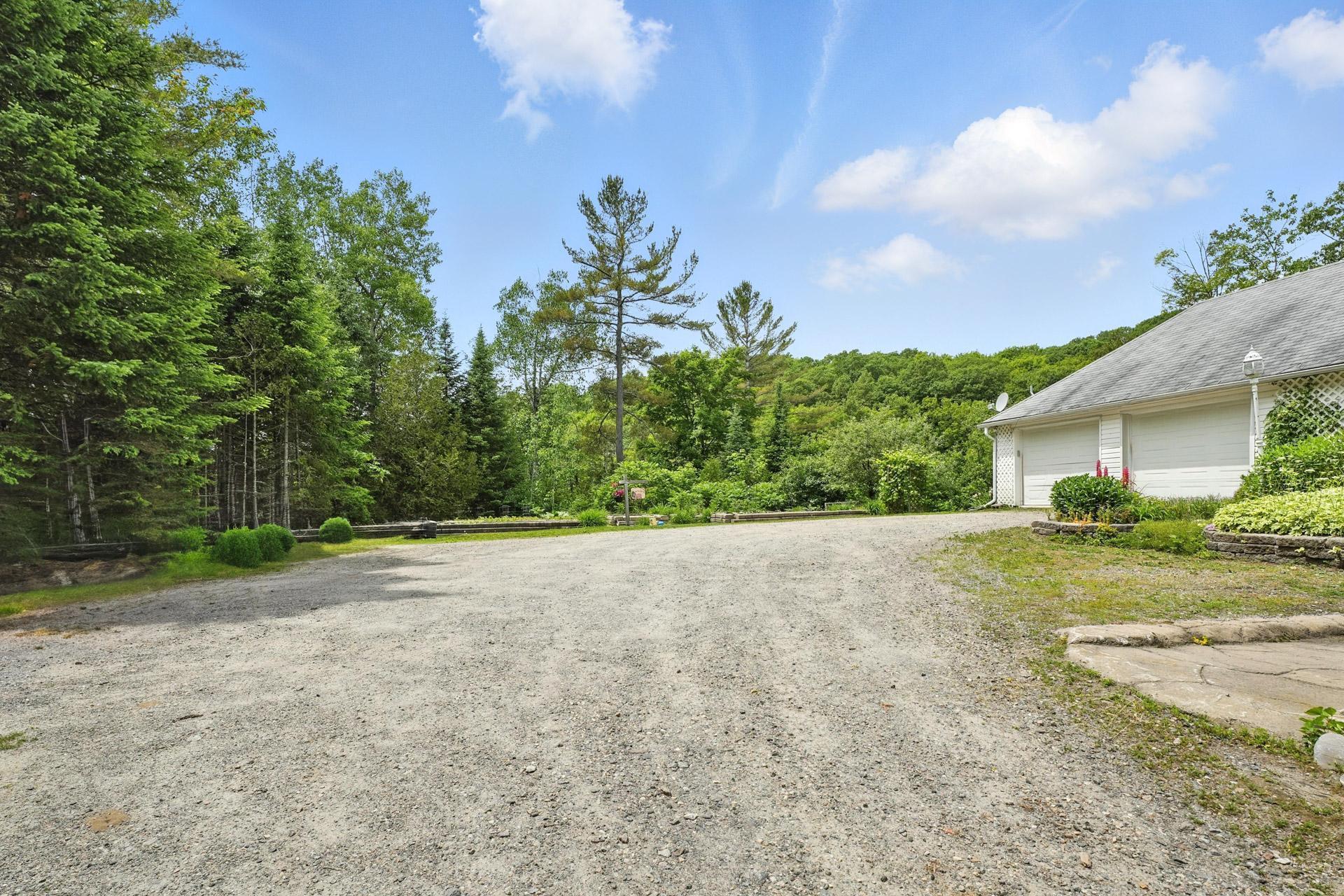 









307


Ch. St-Joseph

,
Val-des-Monts,




QC
J8N7J1

