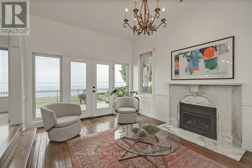 












3286 SHELBURNE PLACE

,
Oakville (BR Bronte),




Ontario
L6L5V9

