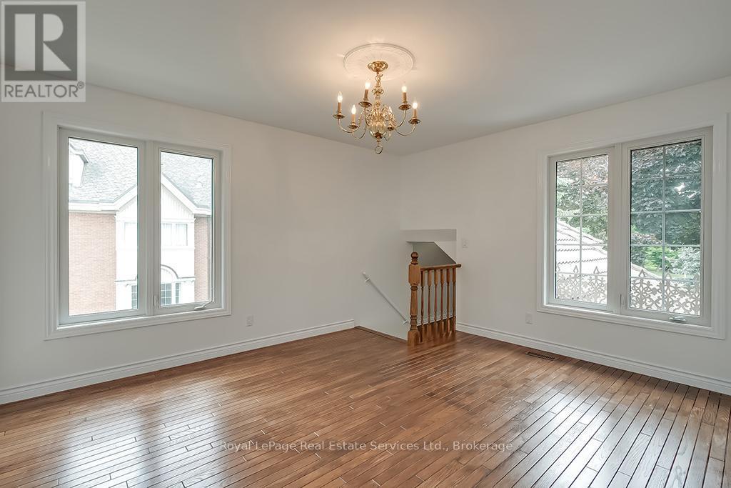 












3286 SHELBURNE PLACE

,
Oakville (BR Bronte),




Ontario
L6L5V9

