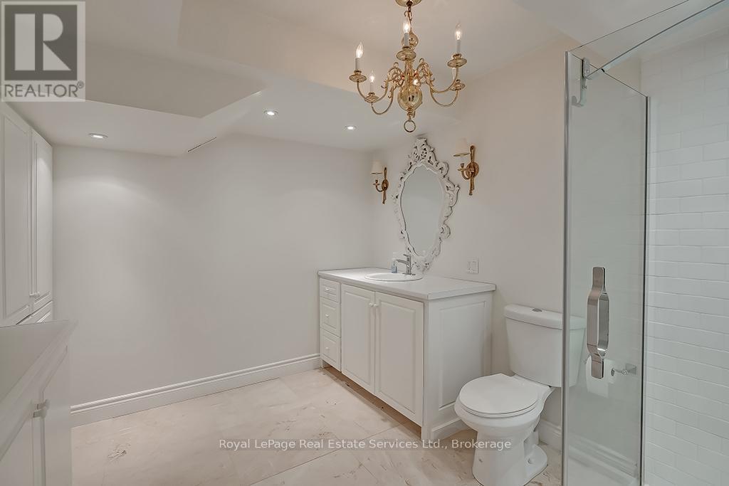












3286 SHELBURNE PLACE

,
Oakville (BR Bronte),




Ontario
L6L5V9

