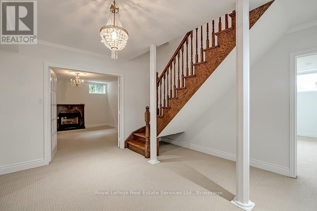 












3286 SHELBURNE PLACE

,
Oakville (BR Bronte),




Ontario
L6L5V9

