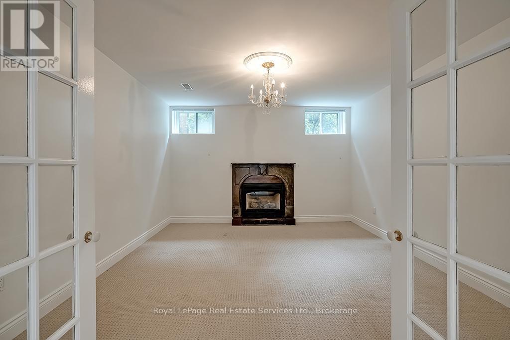 












3286 SHELBURNE PLACE

,
Oakville (BR Bronte),




Ontario
L6L5V9

