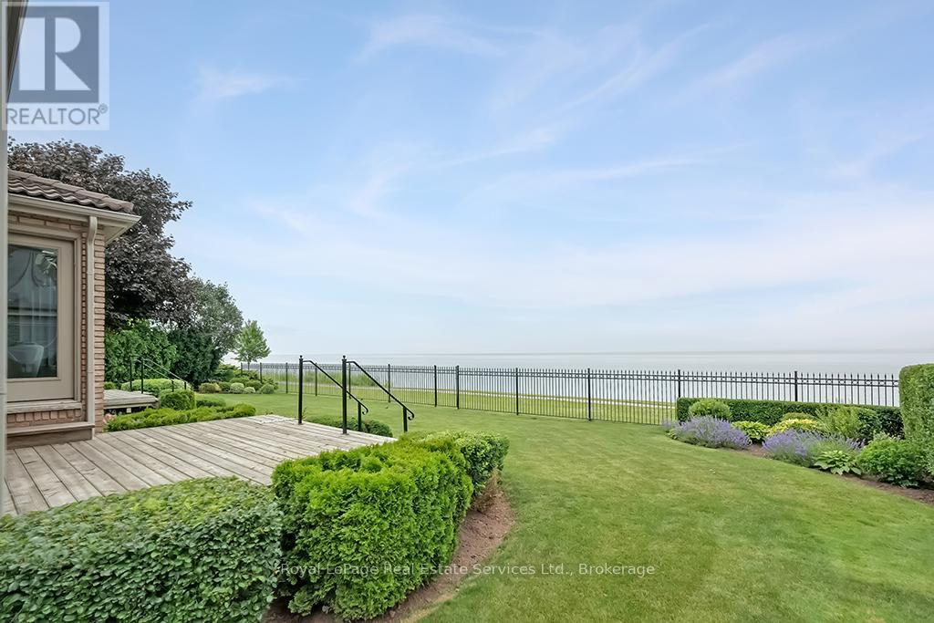 












3286 SHELBURNE PLACE

,
Oakville (BR Bronte),




Ontario
L6L5V9

