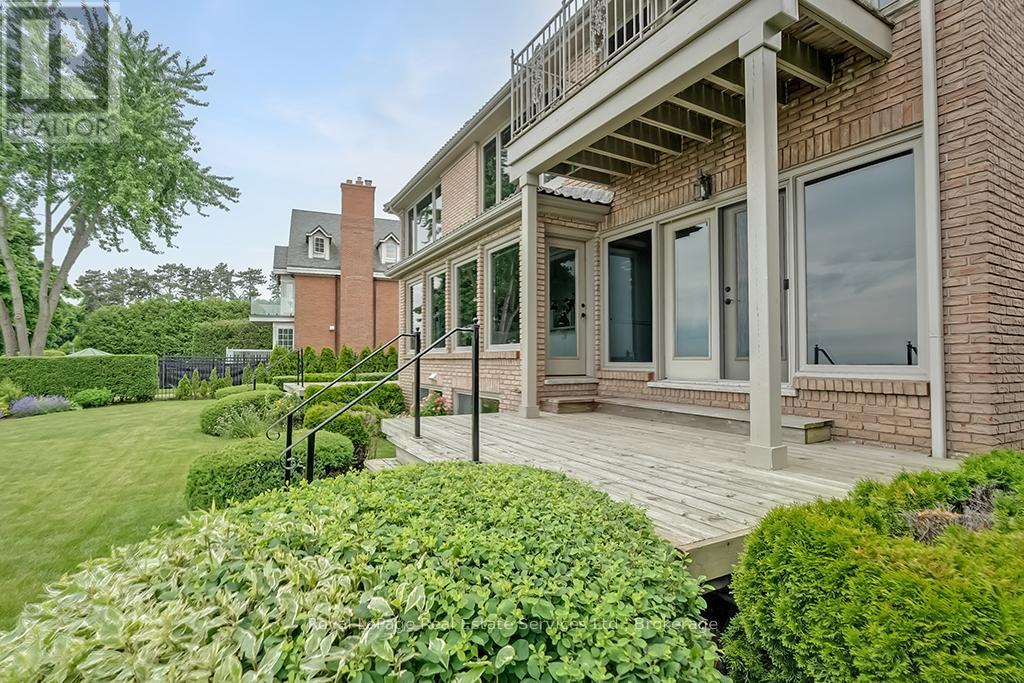 












3286 SHELBURNE PLACE

,
Oakville (BR Bronte),




Ontario
L6L5V9

