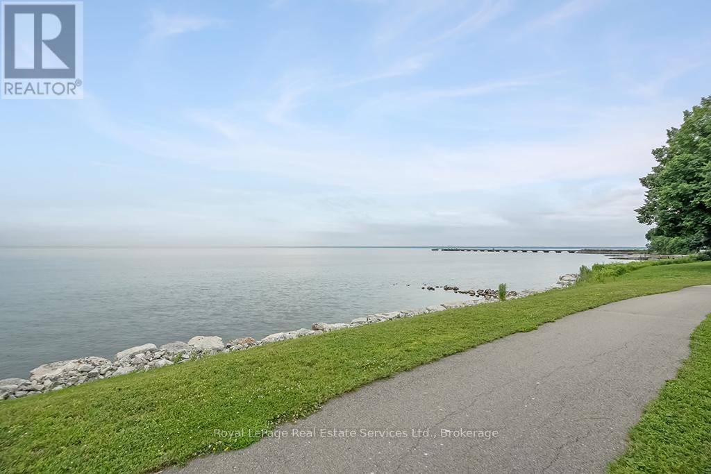 












3286 SHELBURNE PLACE

,
Oakville (BR Bronte),




Ontario
L6L5V9


