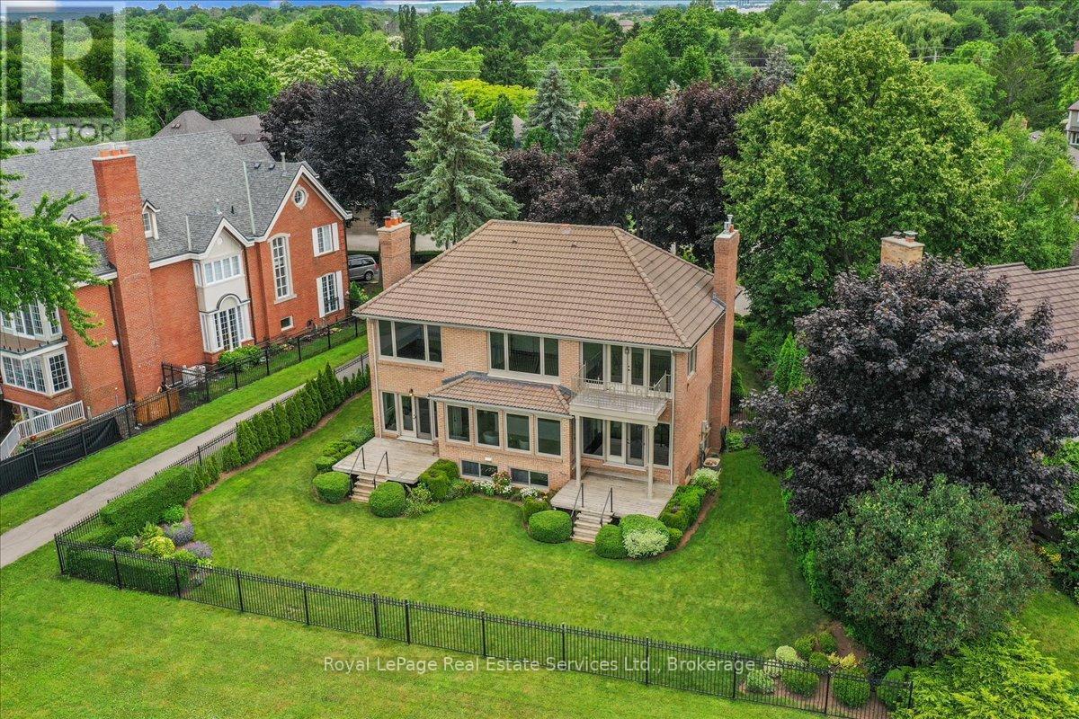 












3286 SHELBURNE PLACE

,
Oakville (BR Bronte),




Ontario
L6L5V9

