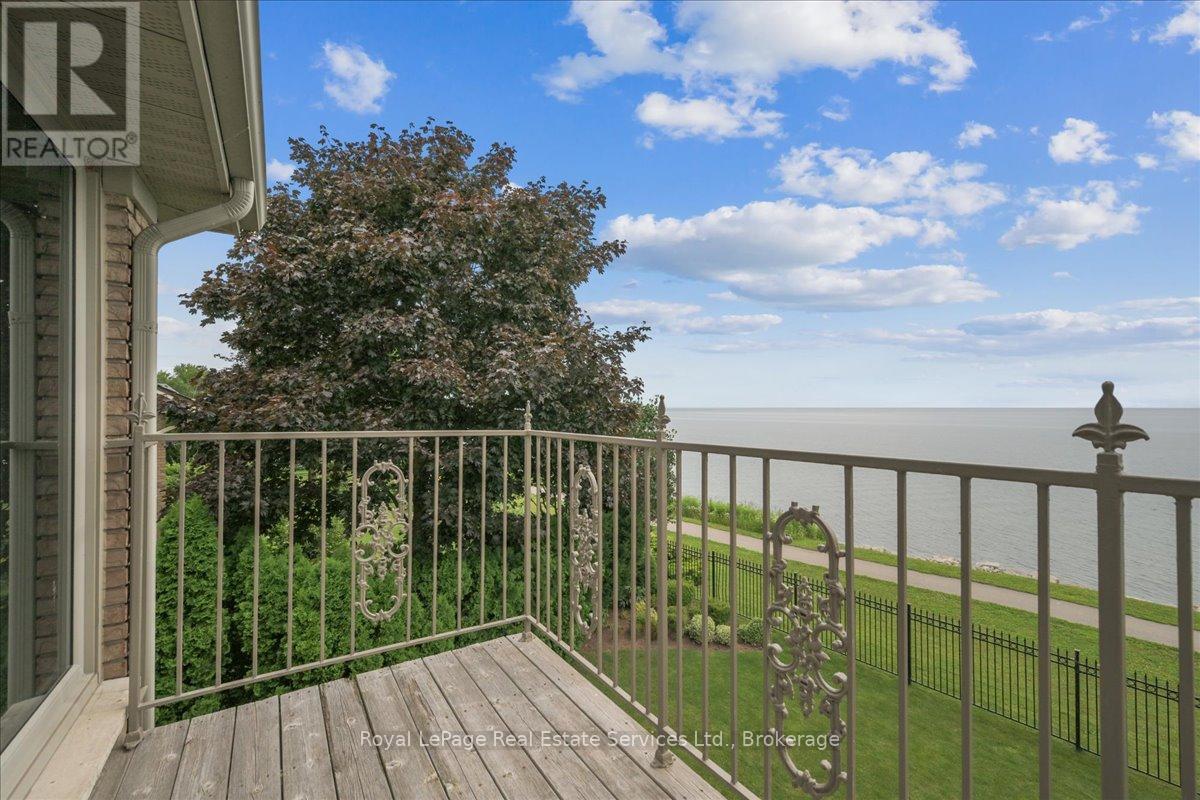 












3286 SHELBURNE PLACE

,
Oakville (BR Bronte),




Ontario
L6L5V9

