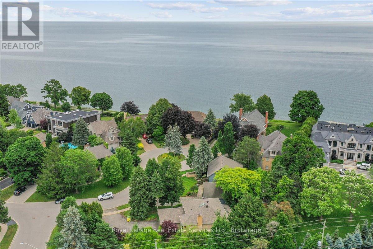 












3286 SHELBURNE PLACE

,
Oakville (BR Bronte),




Ontario
L6L5V9


