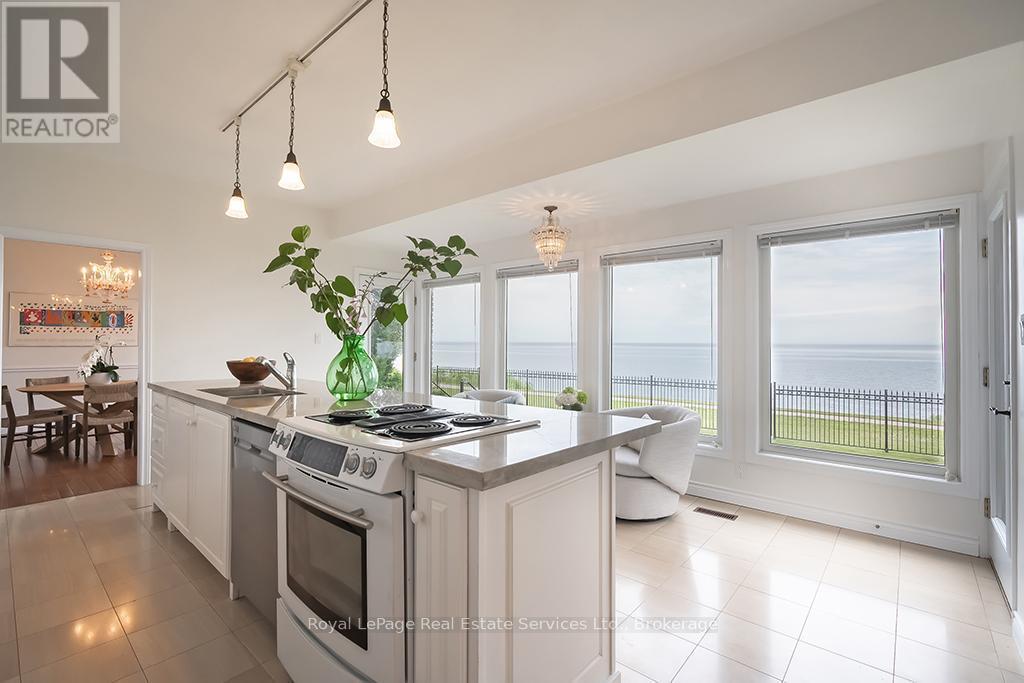 












3286 SHELBURNE PLACE

,
Oakville (BR Bronte),




Ontario
L6L5V9

