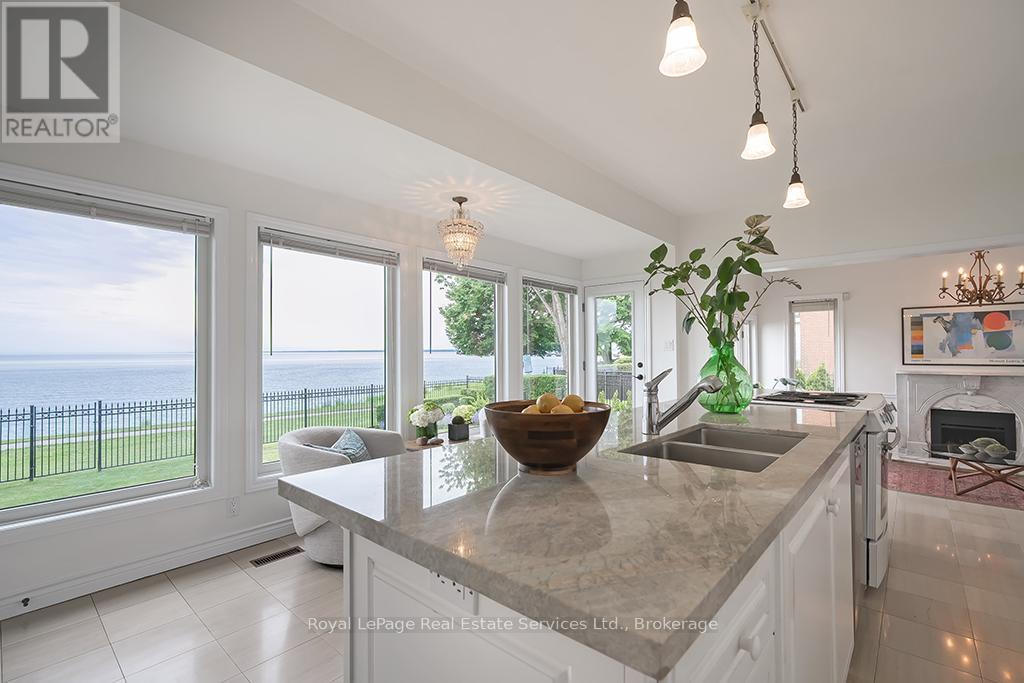 












3286 SHELBURNE PLACE

,
Oakville (BR Bronte),




Ontario
L6L5V9

