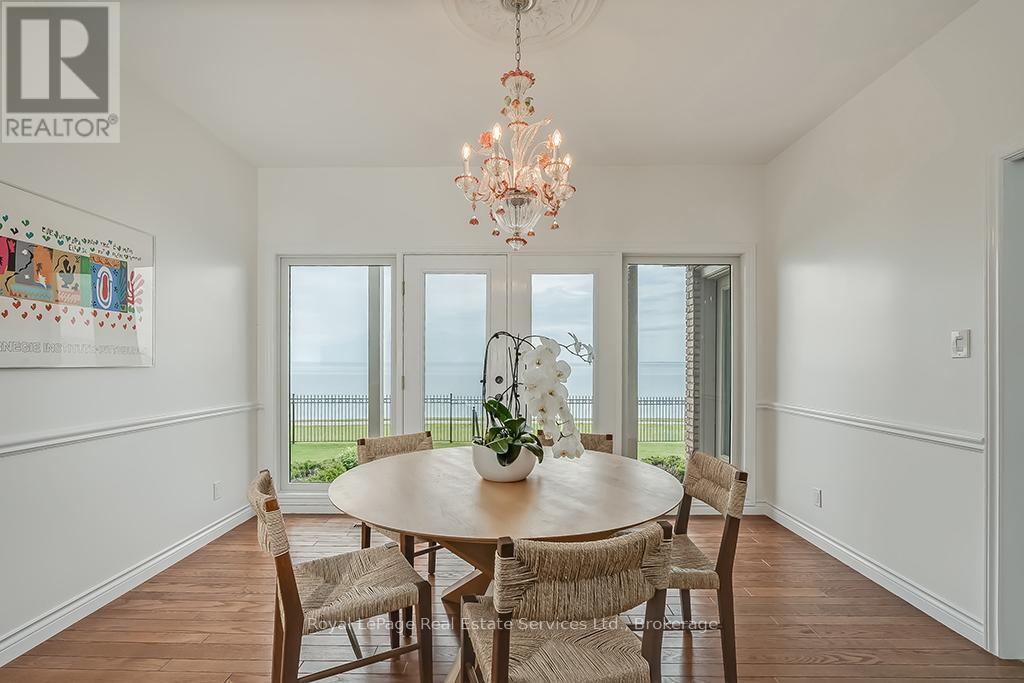 












3286 SHELBURNE PLACE

,
Oakville (BR Bronte),




Ontario
L6L5V9

