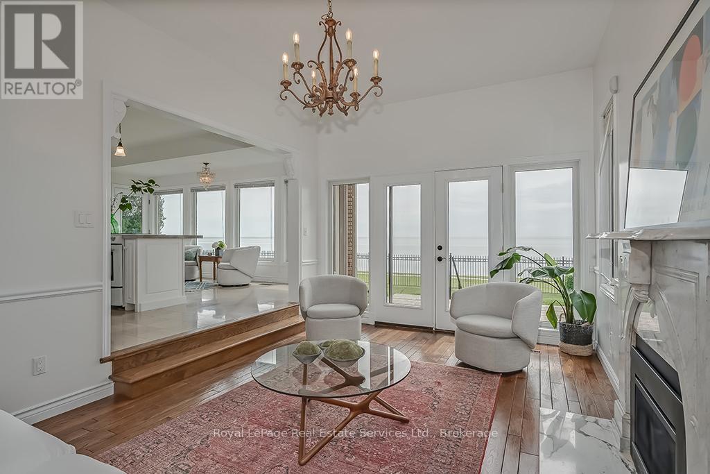 












3286 SHELBURNE PLACE

,
Oakville (BR Bronte),




Ontario
L6L5V9

