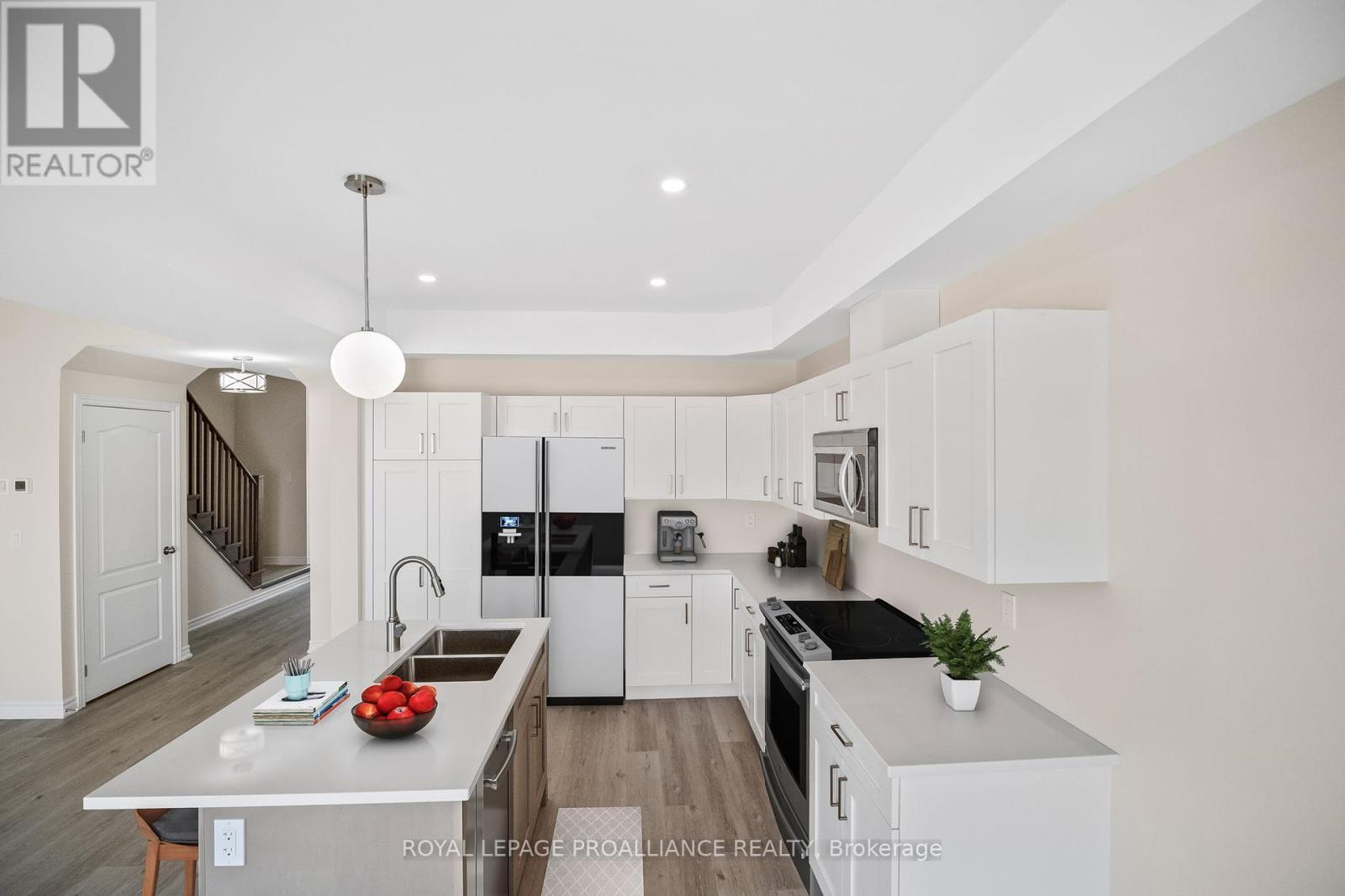 












479 HAYWARD STREET

,
Cobourg,




Ontario
K9A3N5


