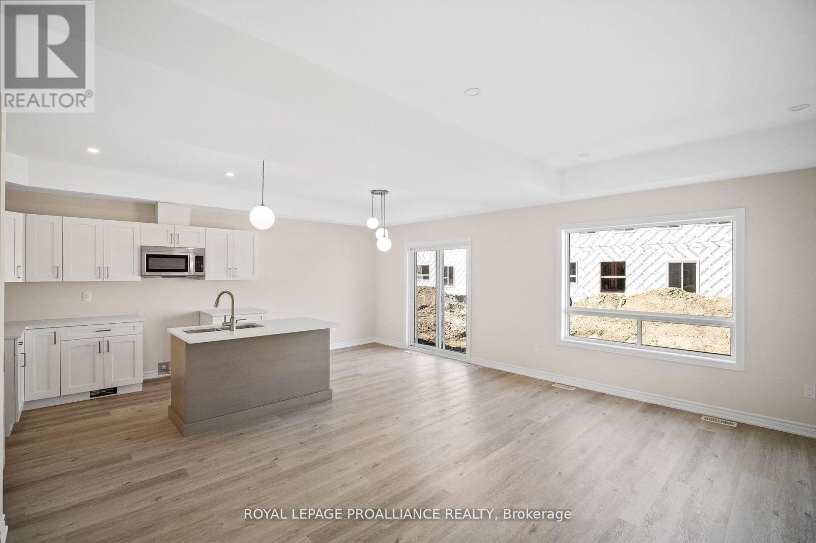 












479 HAYWARD STREET

,
Cobourg,




Ontario
K9A3N5

