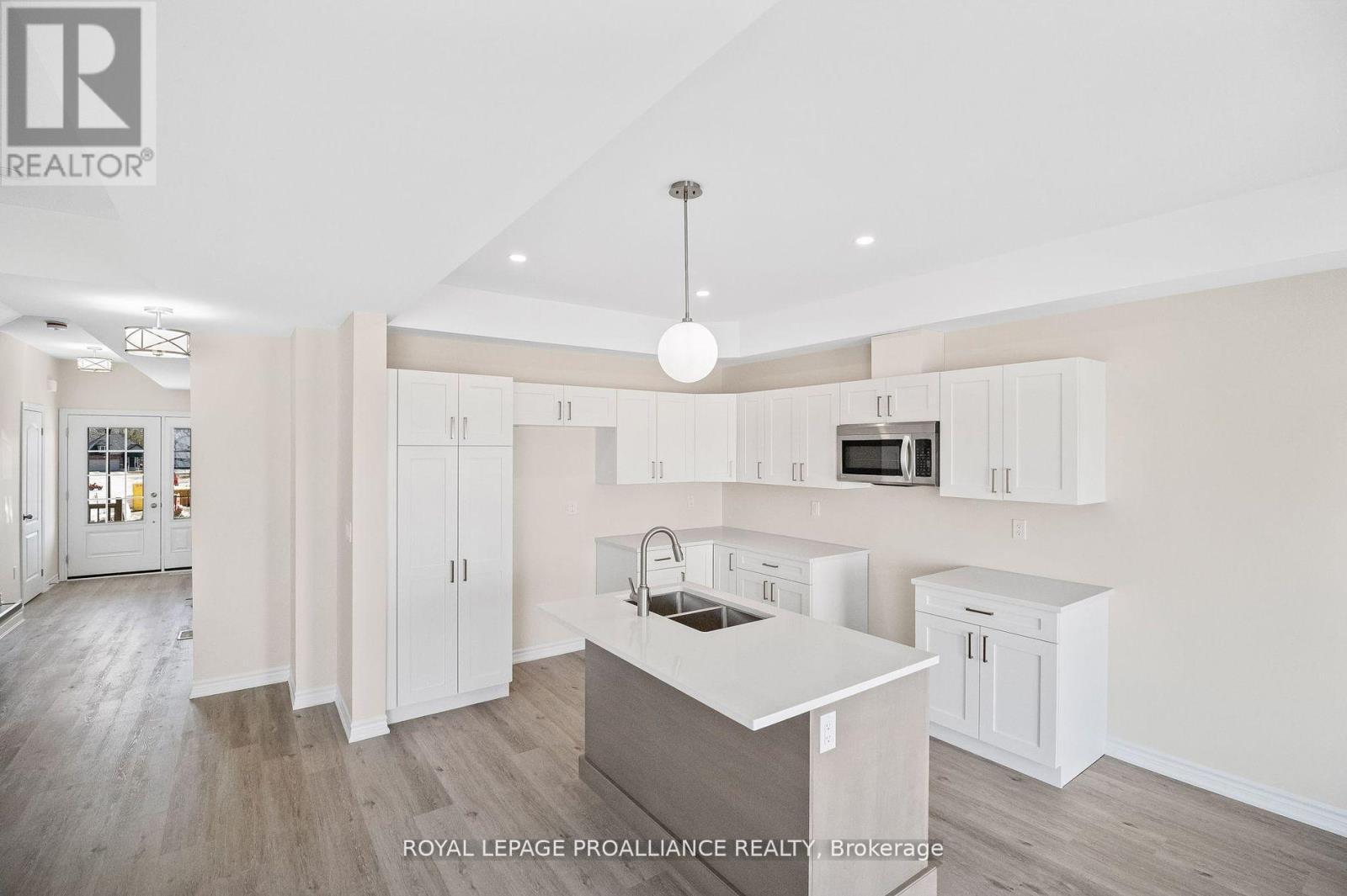 












479 HAYWARD STREET

,
Cobourg,




Ontario
K9A3N5

