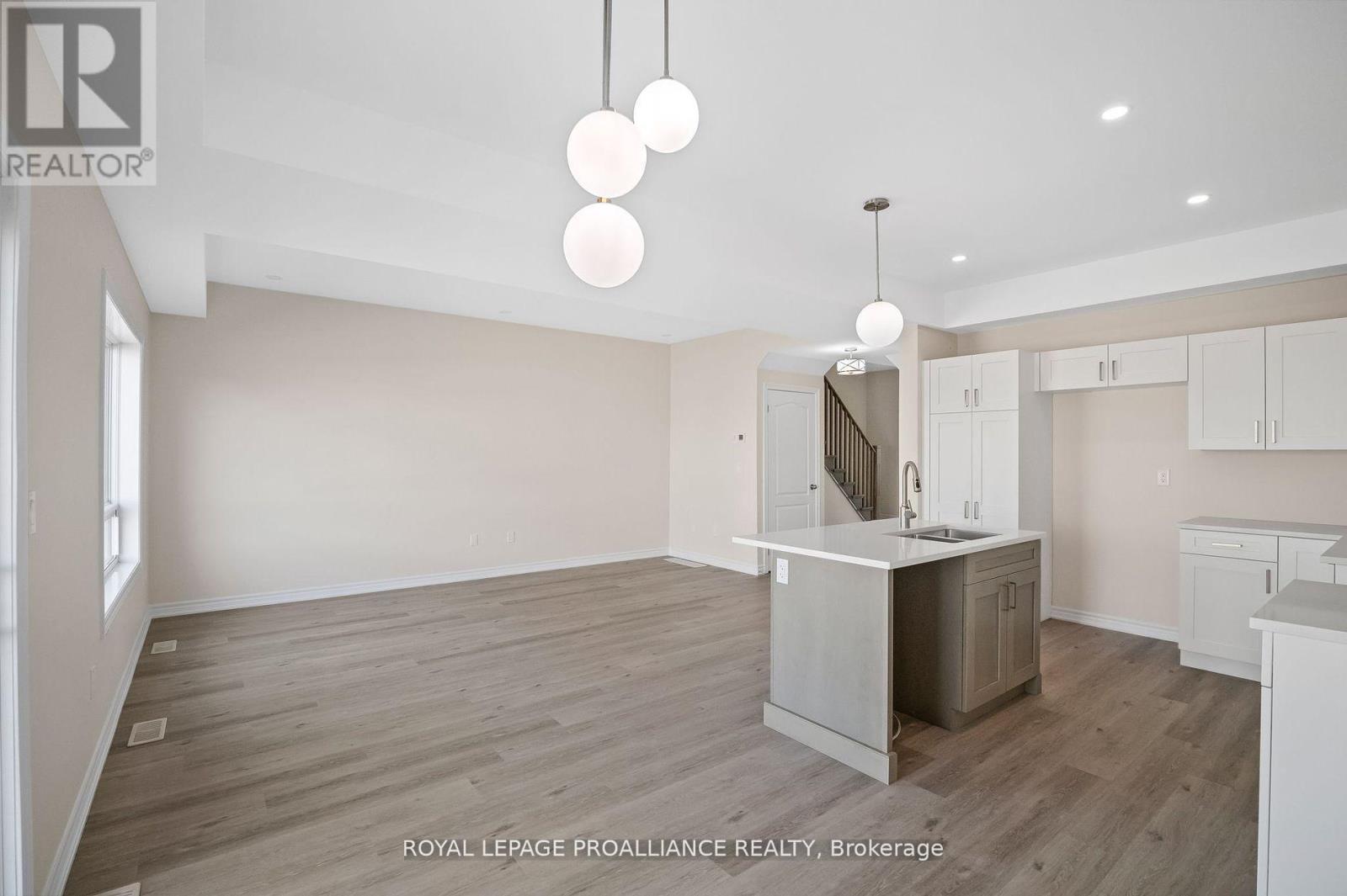 












479 HAYWARD STREET

,
Cobourg,




Ontario
K9A3N5

