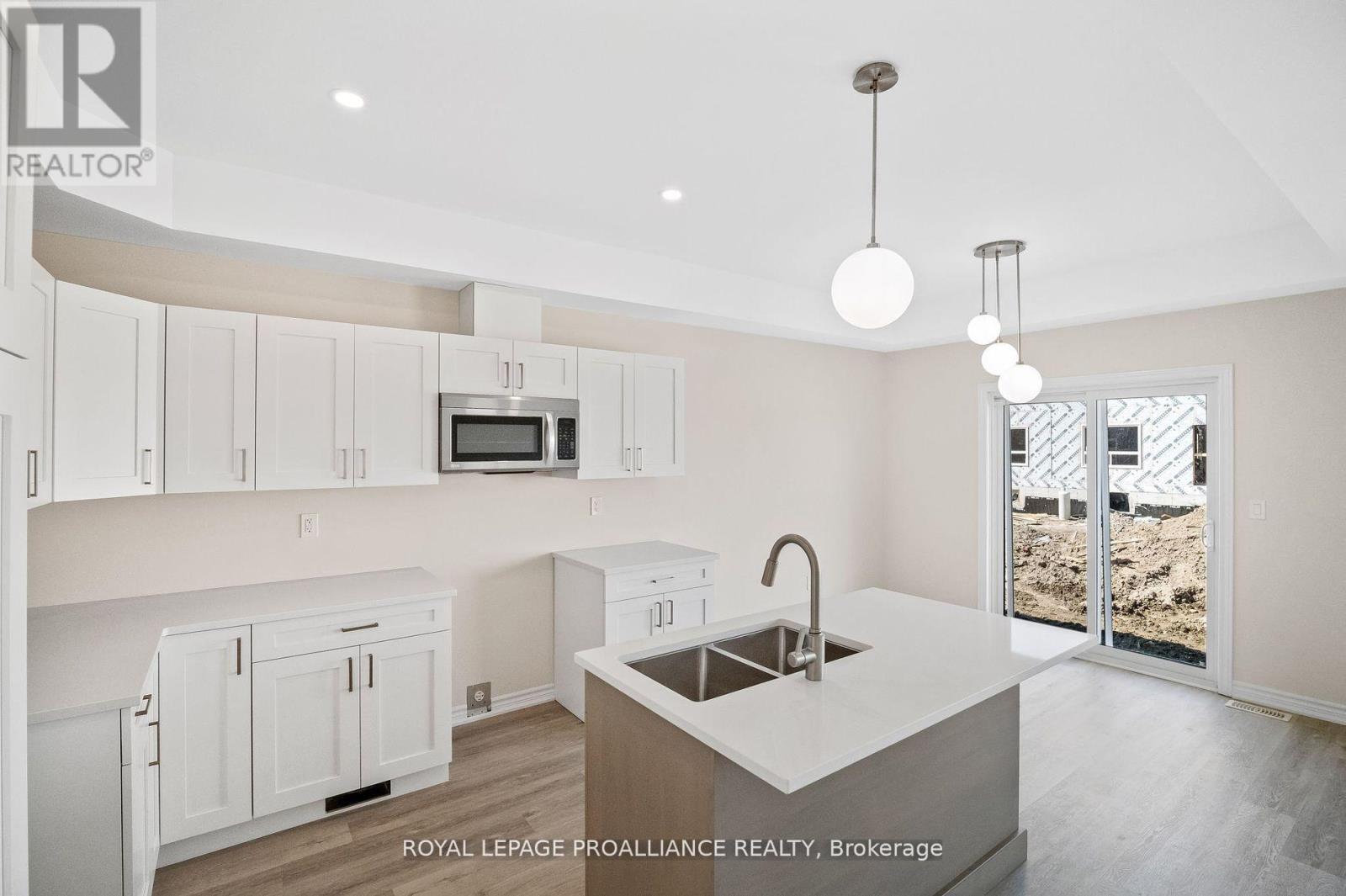 












479 HAYWARD STREET

,
Cobourg,




Ontario
K9A3N5

