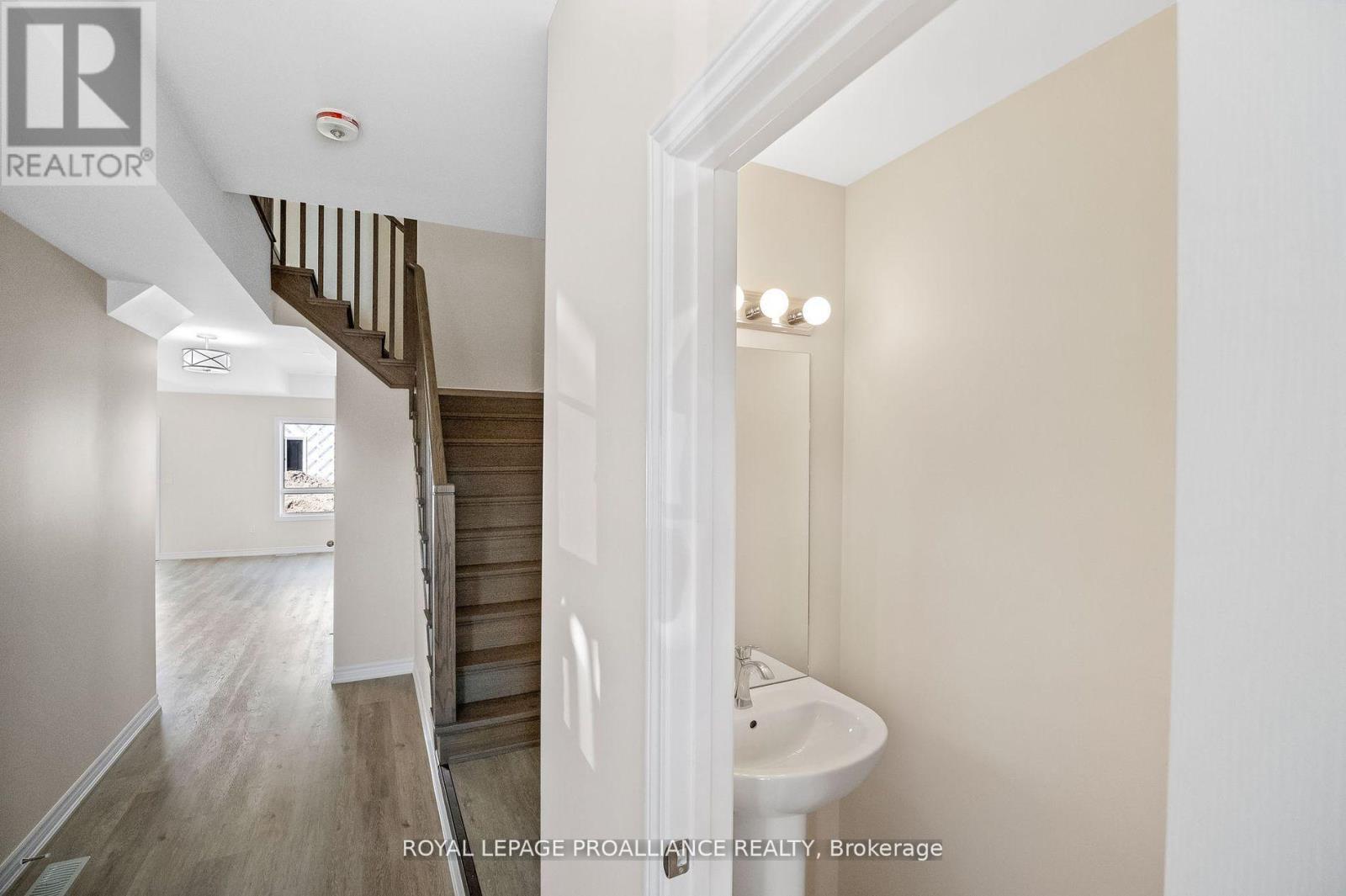 












479 HAYWARD STREET

,
Cobourg,




Ontario
K9A3N5

