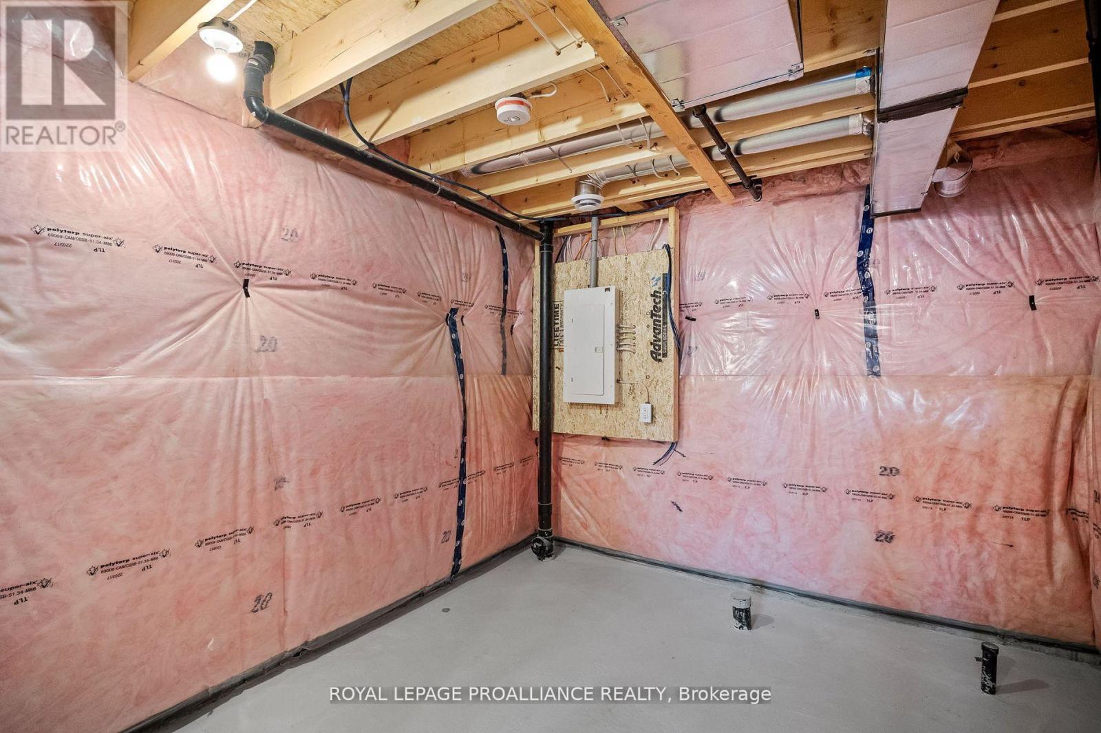 












479 HAYWARD STREET

,
Cobourg,




Ontario
K9A3N5

