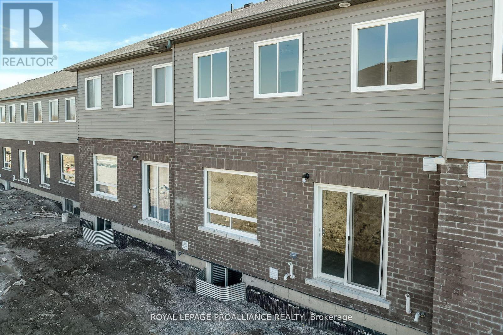 












479 HAYWARD STREET

,
Cobourg,




Ontario
K9A3N5

