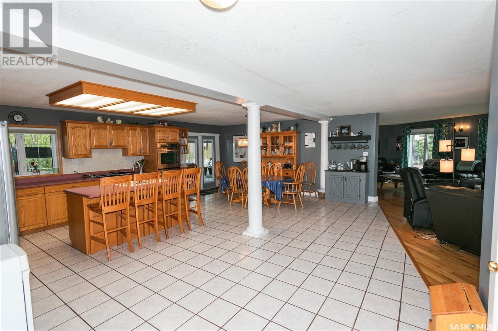 












447 Columbia AVENUE

,
Kerrobert,




Saskatchewan
S0L1R0

