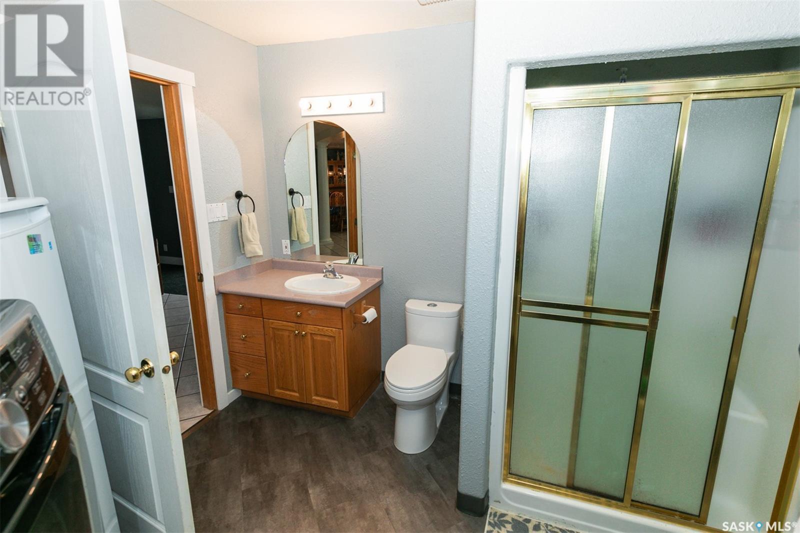 












447 Columbia AVENUE

,
Kerrobert,




Saskatchewan
S0L1R0


