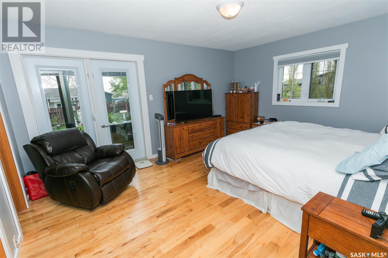 












447 Columbia AVENUE

,
Kerrobert,




Saskatchewan
S0L1R0

