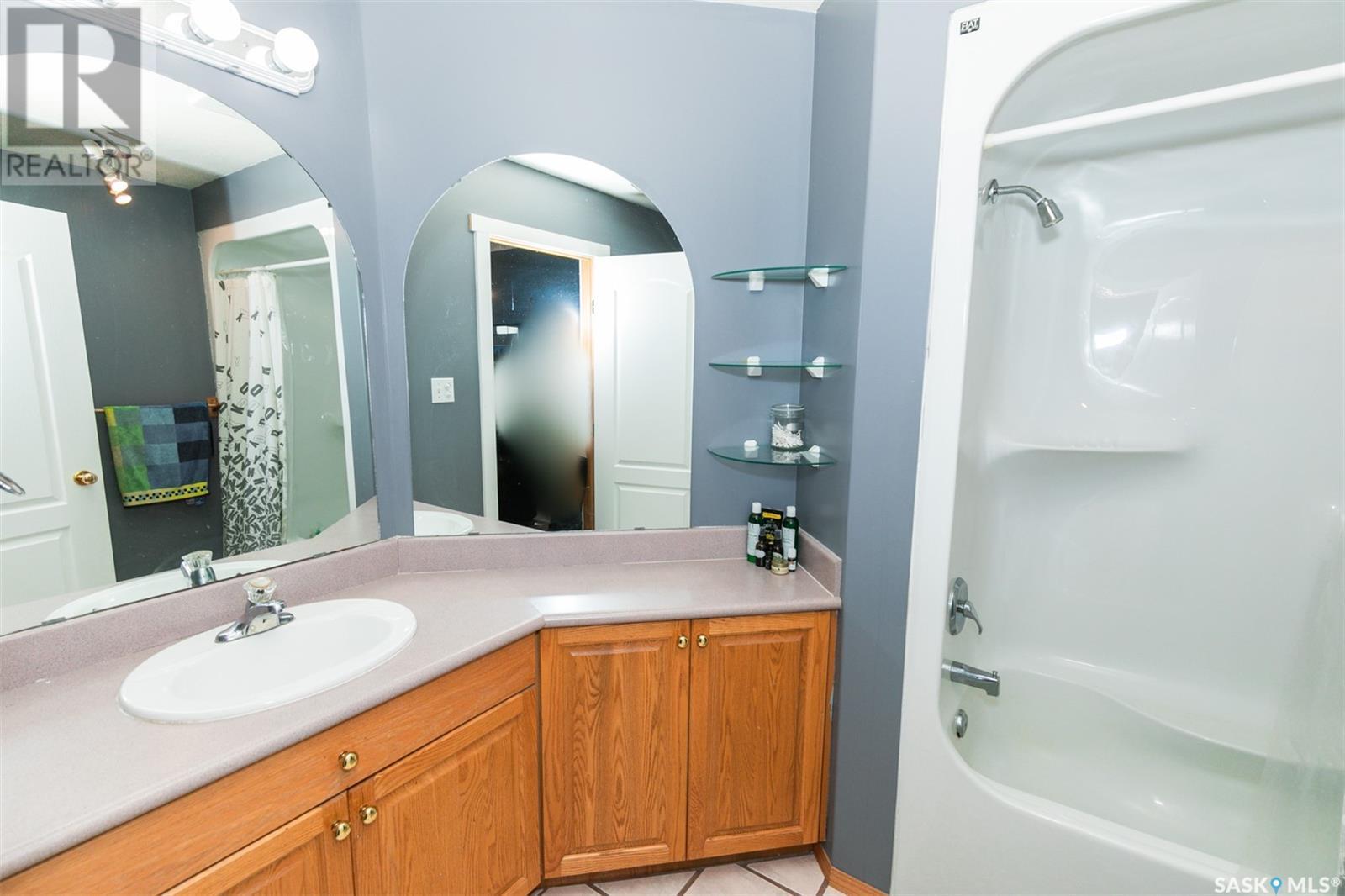 












447 Columbia AVENUE

,
Kerrobert,




Saskatchewan
S0L1R0

