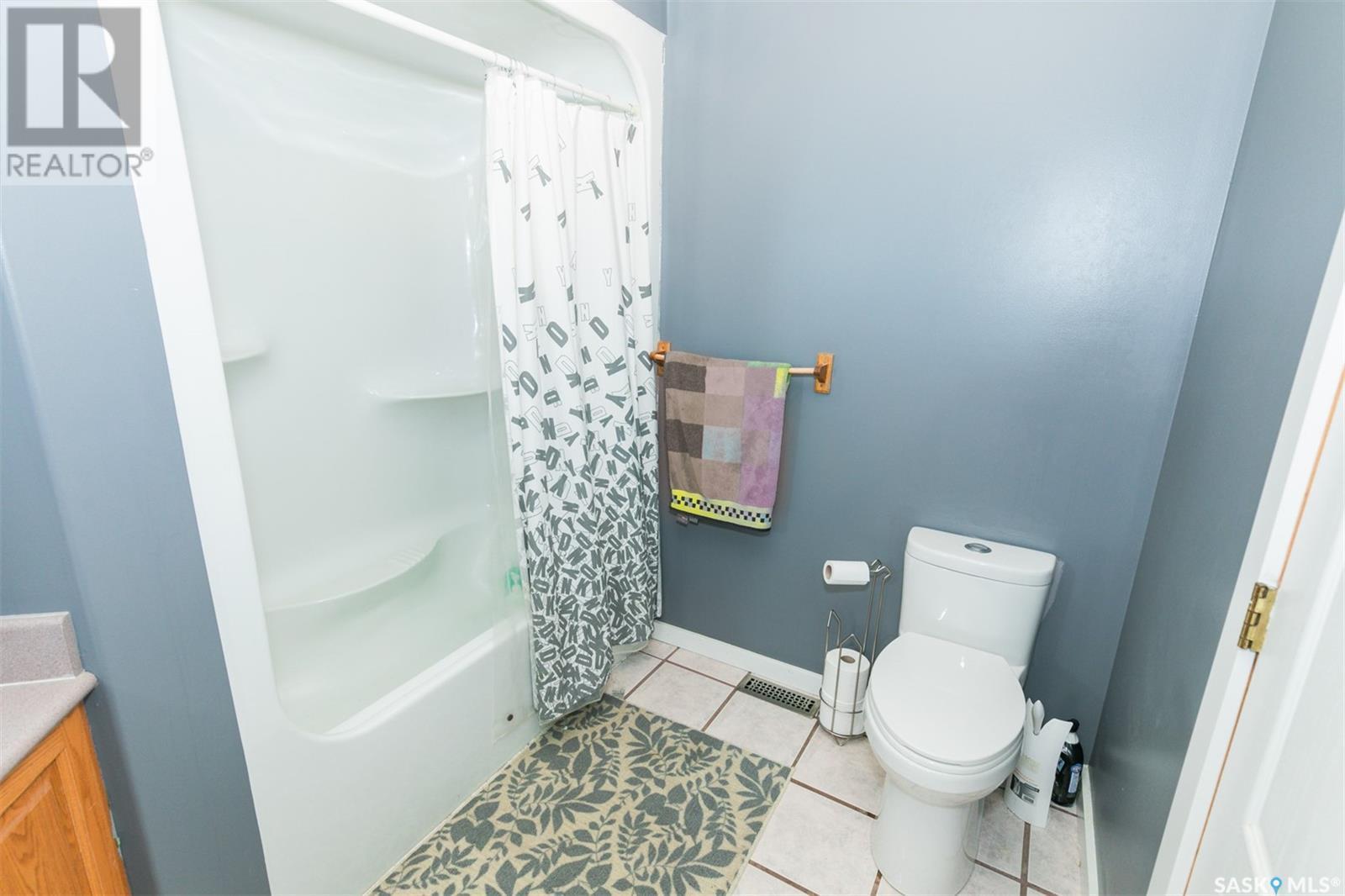 












447 Columbia AVENUE

,
Kerrobert,




Saskatchewan
S0L1R0


