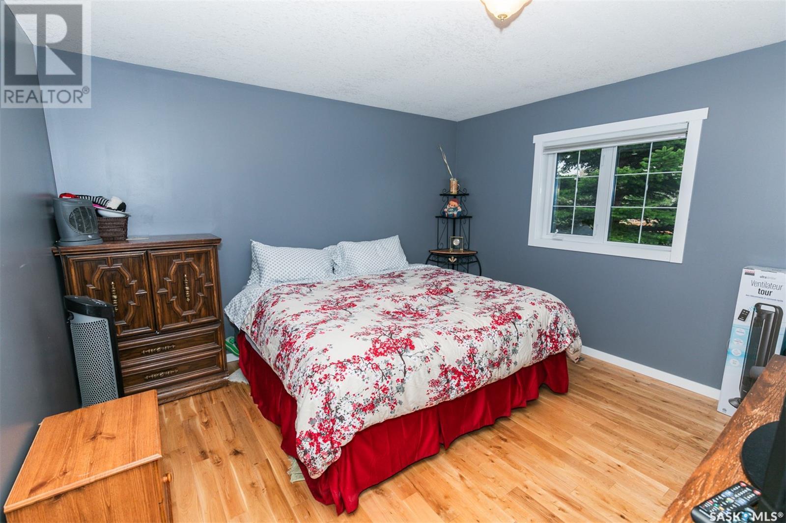 












447 Columbia AVENUE

,
Kerrobert,




Saskatchewan
S0L1R0

