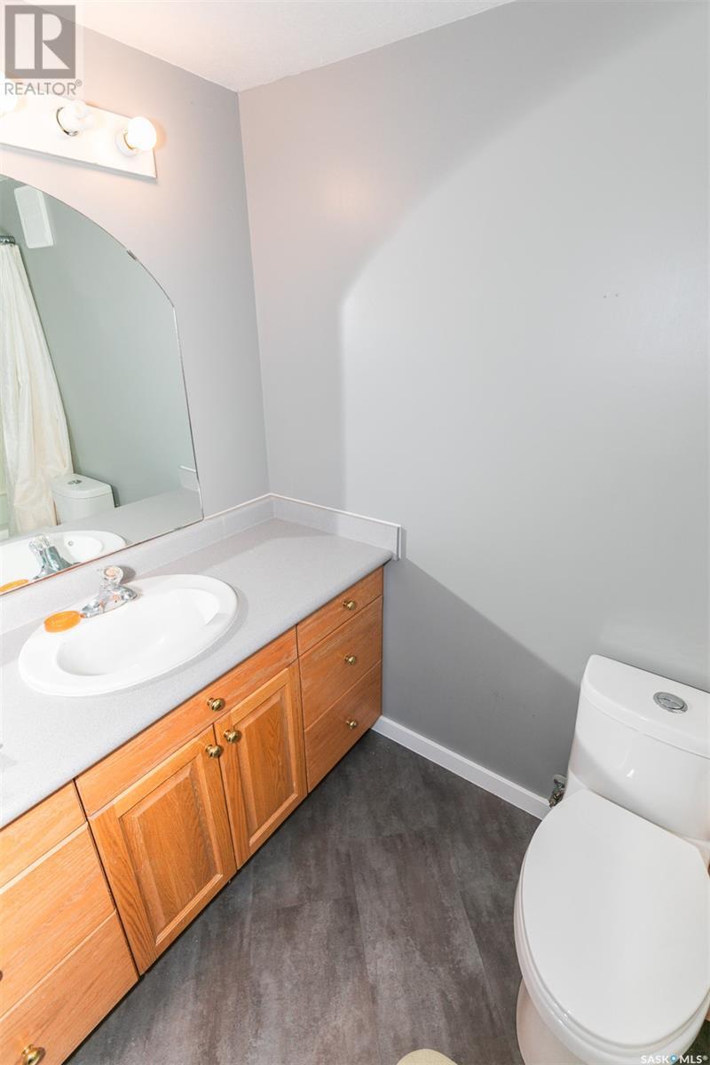 












447 Columbia AVENUE

,
Kerrobert,




Saskatchewan
S0L1R0


