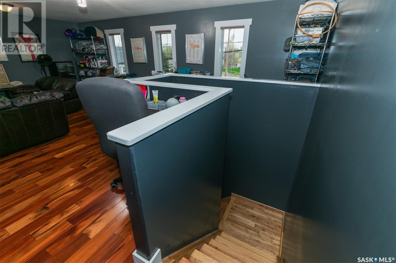 












447 Columbia AVENUE

,
Kerrobert,




Saskatchewan
S0L1R0

