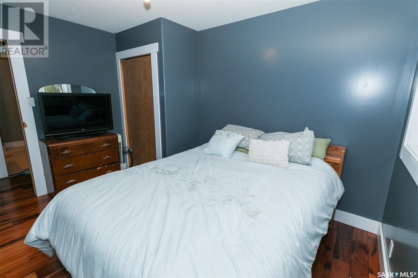 












447 Columbia AVENUE

,
Kerrobert,




Saskatchewan
S0L1R0

