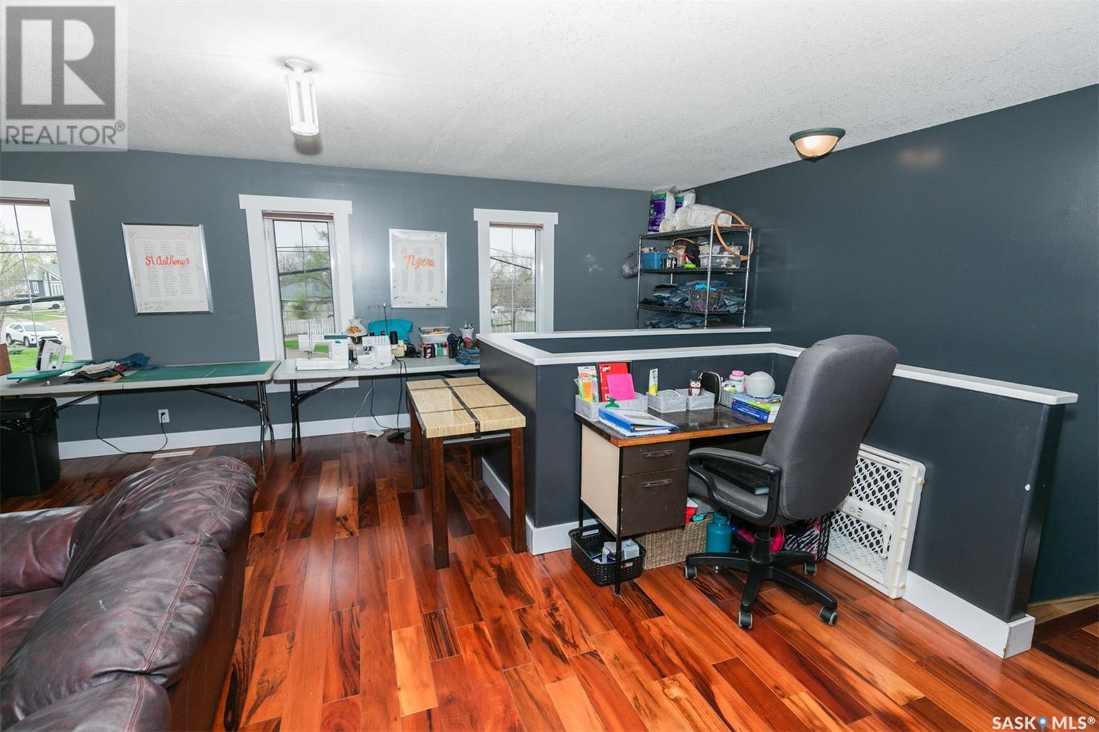 












447 Columbia AVENUE

,
Kerrobert,




Saskatchewan
S0L1R0


