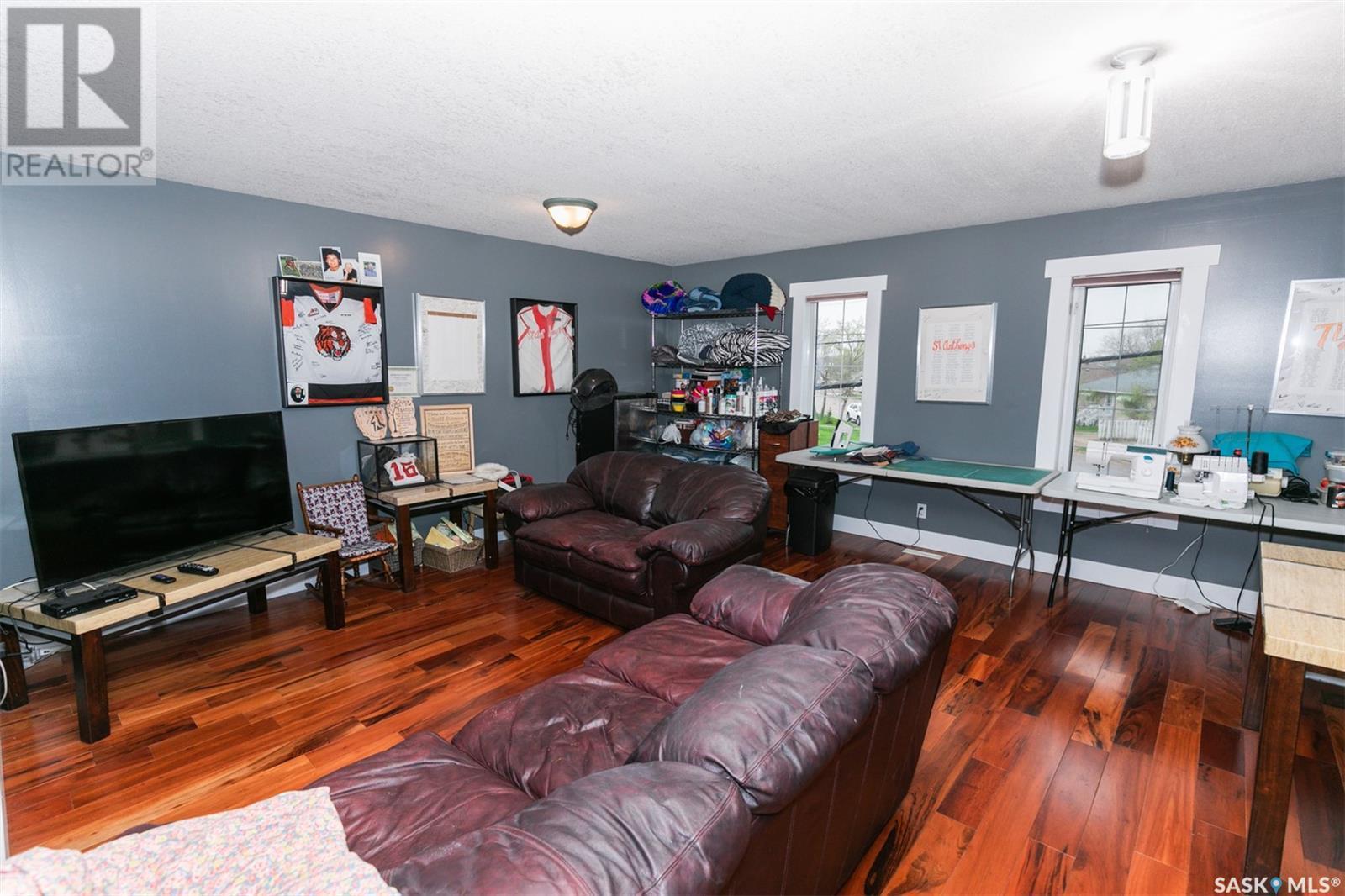 












447 Columbia AVENUE

,
Kerrobert,




Saskatchewan
S0L1R0

